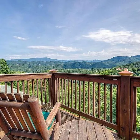 Mountain Views-Hottub-Parking-Wifi-Parking-Bbq Vila